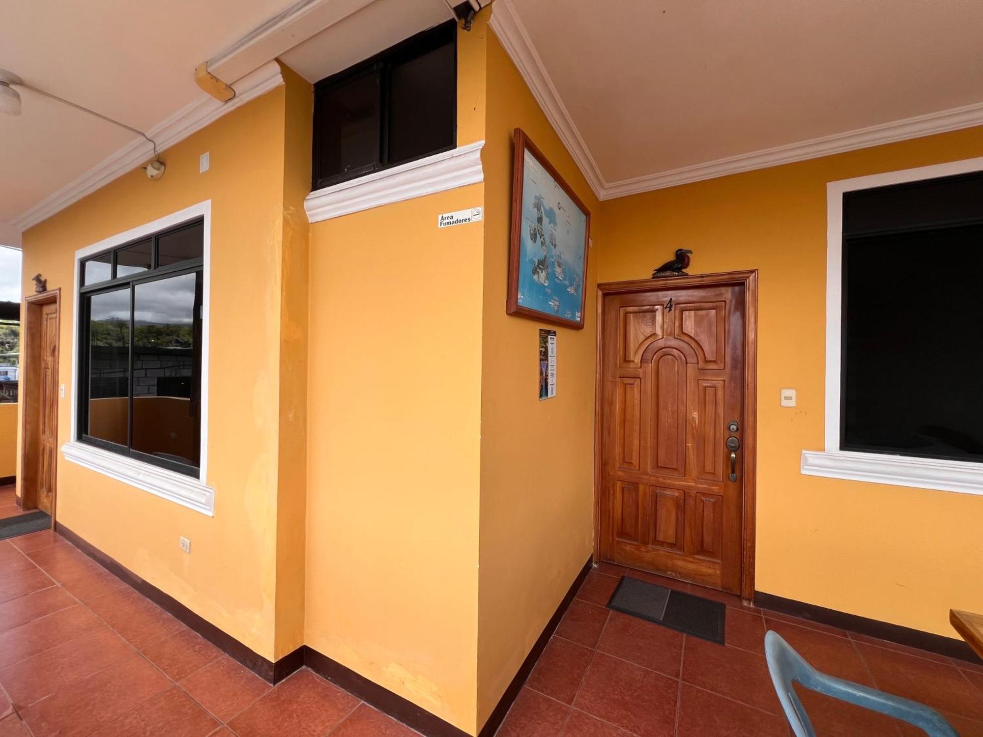 Hostal Casa Cascada Puerto Ayora  Exterior foto