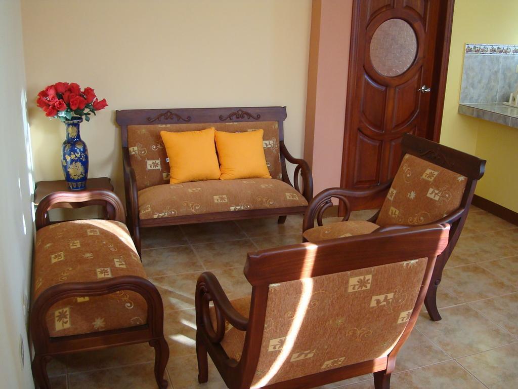 Hostal Casa Cascada Puerto Ayora  Zimmer foto
